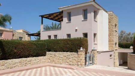 For Sale €560,000 House 3 bedrooms Polis Chrysochous Paphos