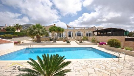 For Sale €1,500,000 House 4 bedrooms Tala Paphos
