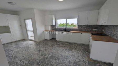 For Rent €1,400 Apartment 3 bedrooms Egkomi Nicosia