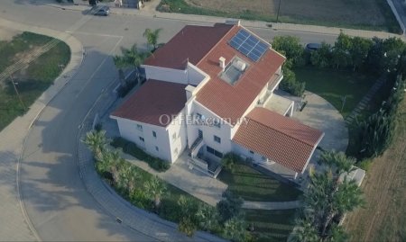 7 Bed Detached Villa for Sale in Latsia, Nicosia - 11
