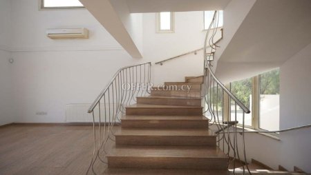 For Sale €710,000 House 4 bedrooms Latsia (Lakkia) Nicosia - 10