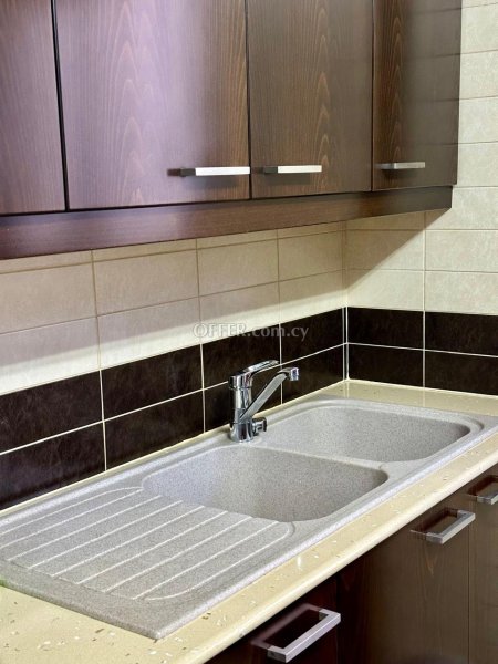 For Sale €310,000 Apartment 2 bedrooms Whole Floor Larnaka (Center), Larnaca Larnaca - 8