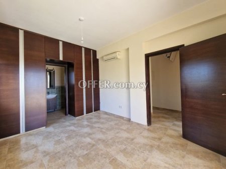 For Sale €200,000 House 4 bedrooms Ineia Paphos - 8