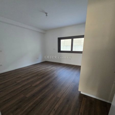 For Sale €380,000 Apartment 3 bedrooms Germasogeia, Yermasogeia Limassol - 4