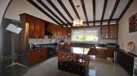 For Sale €1,500,000 House 4 bedrooms Tala Paphos - 8