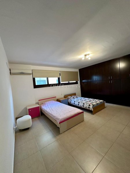 For Sale €310,000 Apartment 2 bedrooms Whole Floor Larnaka (Center), Larnaca Larnaca - 5