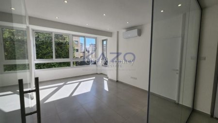 Expansive 202 m2 Office Space in Agios Nicolaos - 9