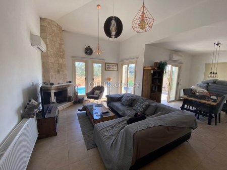 Spacious Furnished Bungalow with Pool in Kivides - 5
