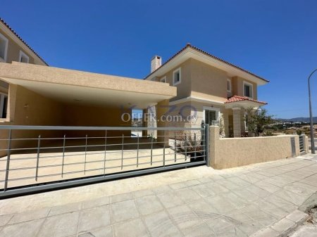 Luxurious Villa with Private Pool in Agios Tychonas - 3