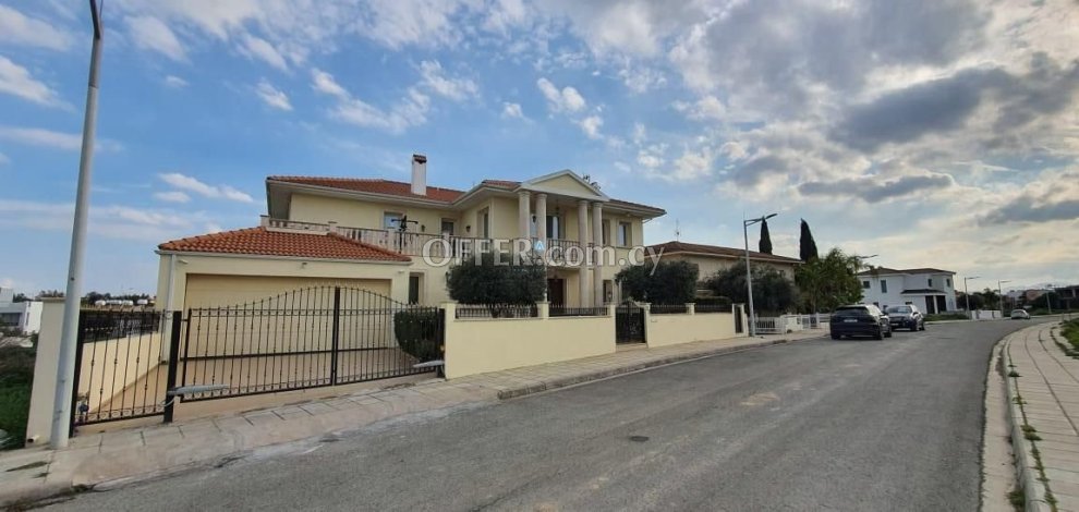 7 Bed Detached Villa for Sale in Makedonitissa, Nicosia - 11