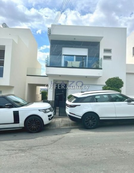 Modern Detached House with 185 m2 in Agia Fyla with Amazing City View - 2