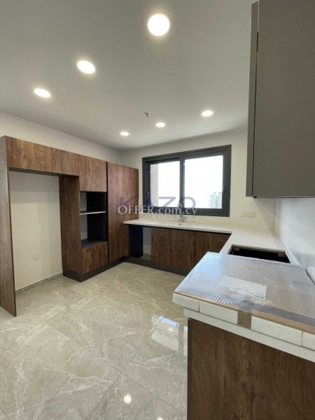 Modern 3 Bedroom Apartment with Sea View in Mouttagiaka - 12