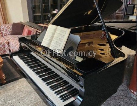 YAMAHA Grand Piano