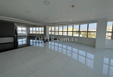 Spacious office 200 sq.m. on the second floor, it is located in Strovo - 4
