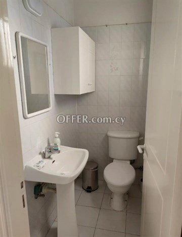 3 Bedroom Apartment Semi Furnished  In Agioi Omologites, Nicosia - 2