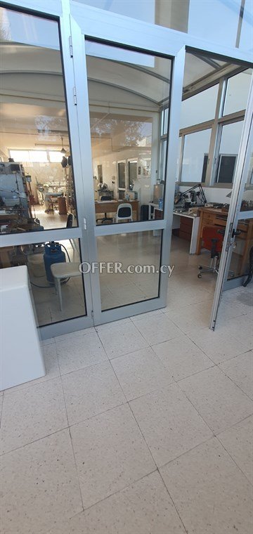 Versatile Showroom Of 470 Sq.m.  In Palouriotissa, Nicosia - 7