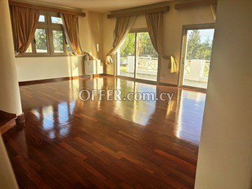  excellent residence 194 sq.m. on a huge piece of land 1877 sq.m. in a - 6