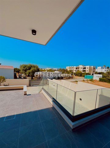 Modern Ground Floor 2 Bedroom Apartment With Basement Gym And Sauna /  - 7
