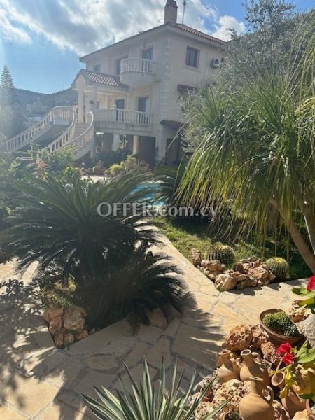 FOR SALE TWO HOUSES ON THE SAME PLOT OF LAND IN 2019m2 - 7