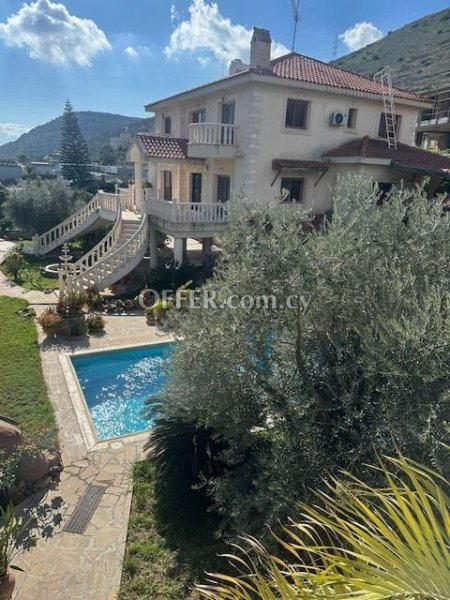 FOR SALE TWO HOUSES ON THE SAME PLOT OF LAND IN 2019m2 - 6