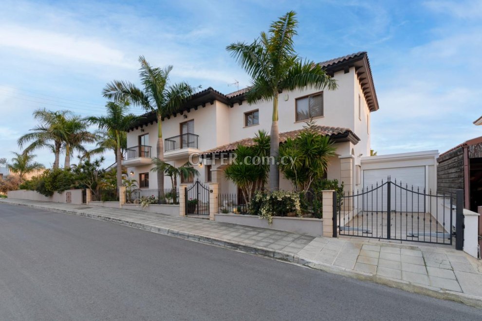 House (Detached) in Agia Fyla, Limassol for Sale - 1