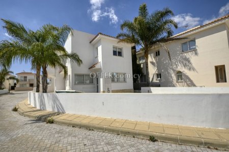 3 Bed Detached Villa for Rent in Paralimni, Ammochostos - 9