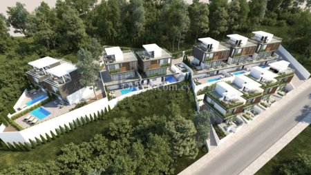 Spacious Moni Detached House for Sale - 2