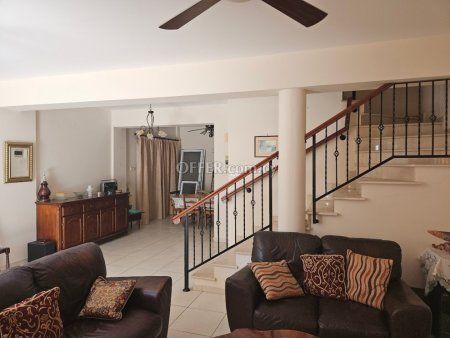 3-bedroom Semi-detached Villa 128 sqm in Oroklini - 9