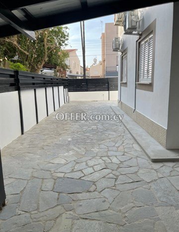 Ground Floor 3 Βedroom Apartments Furnished With Yard  In Engomi, Nico