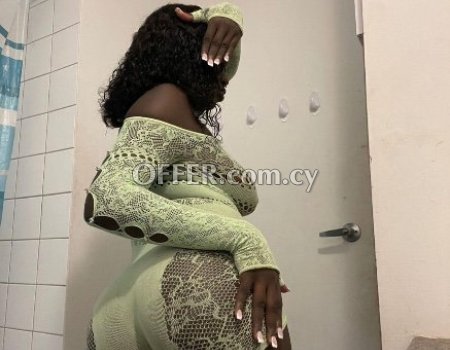 Hot girl new girl in town (photo 1)