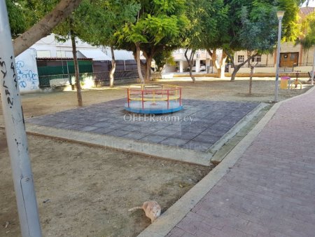 Beautiful huge 3 bedroom whole floor apartment in Neapolis Limassol Cyprus - 4