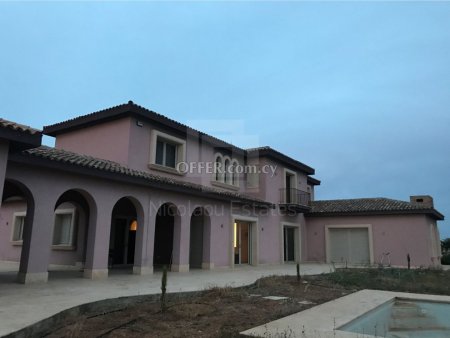 Luxury tuscan style four bedroom detached villa in Kato Polemidia - 10