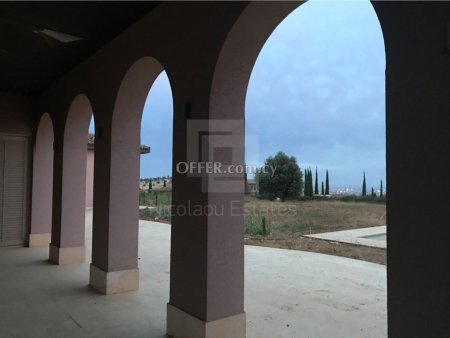 Luxury tuscan style four bedroom detached villa in Kato Polemidia - 9