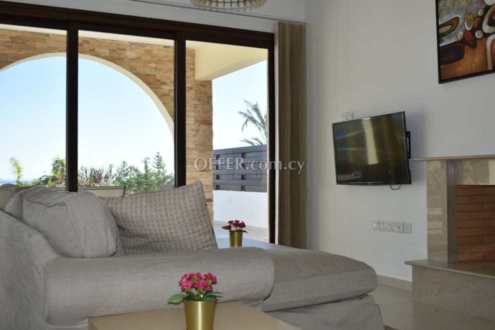 Magnificent Living, Amazing Sea Front Villa in Ayia Thekla - 11