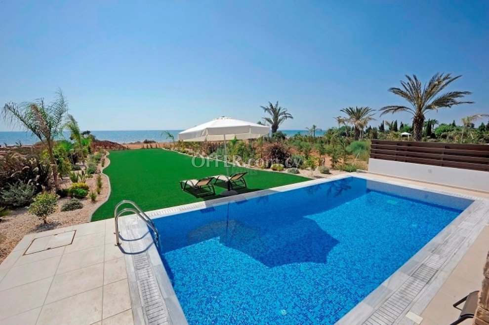 Magnificent Living, Amazing Sea Front Villa in Ayia Thekla - 18