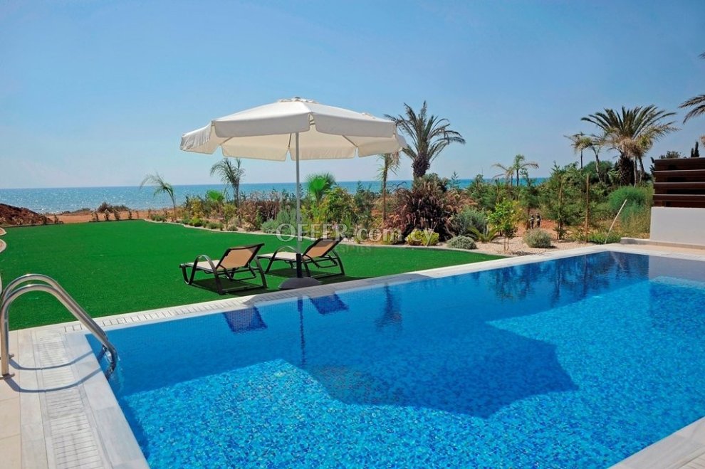 Magnificent Living, Amazing Sea Front Villa in Ayia Thekla - 17
