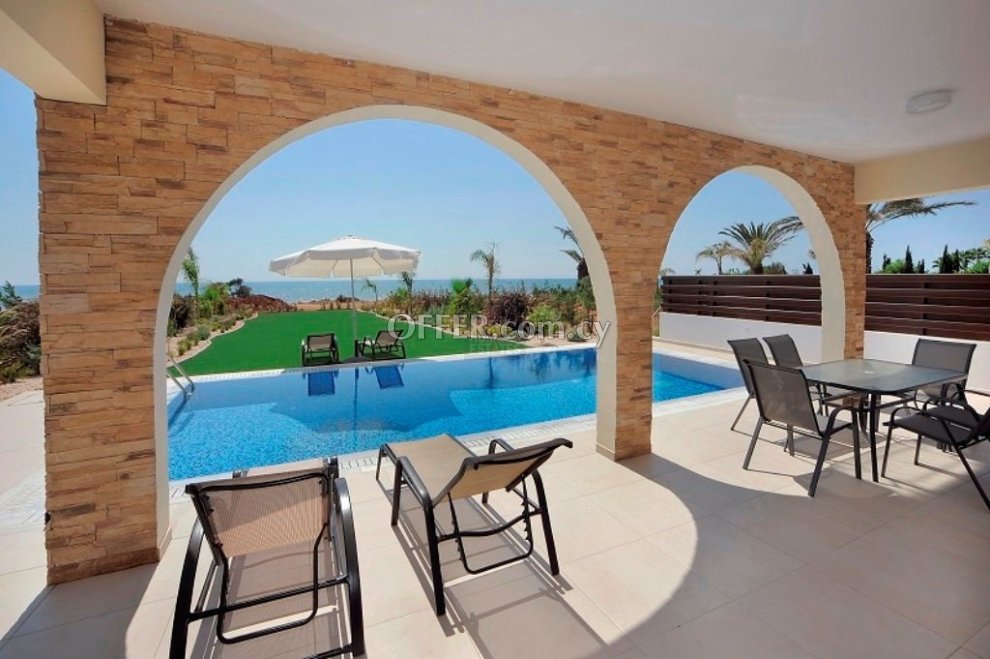 Magnificent Living, Amazing Sea Front Villa in Ayia Thekla - 16