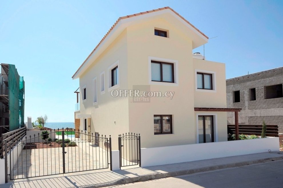 Magnificent Living, Amazing Sea Front Villa in Ayia Thekla - 15