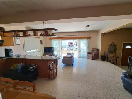 Spacious Detached One-Storey House in Xylofagou - 13