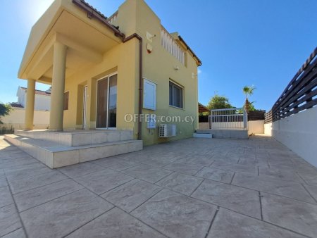 Spacious Detached House with 3 Bedrooms in Ayia Thekla - 12