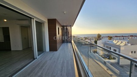 Brand New 2 bedrooms Apartment by the sea in Tombs of the Kings area