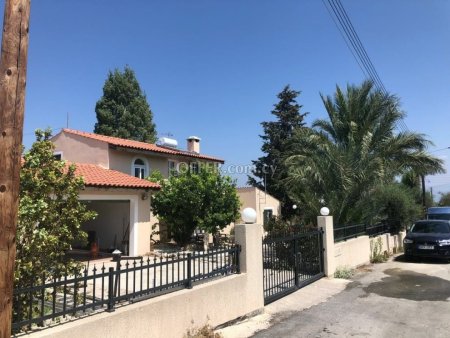 Spacious Four Bedroom Detached Villa with Pool in Akourdalia - 10