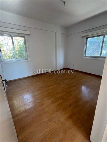 Spacious And Bright 3 Bedroom Apartment  / Rent In Strovolos, Nicosia - 6