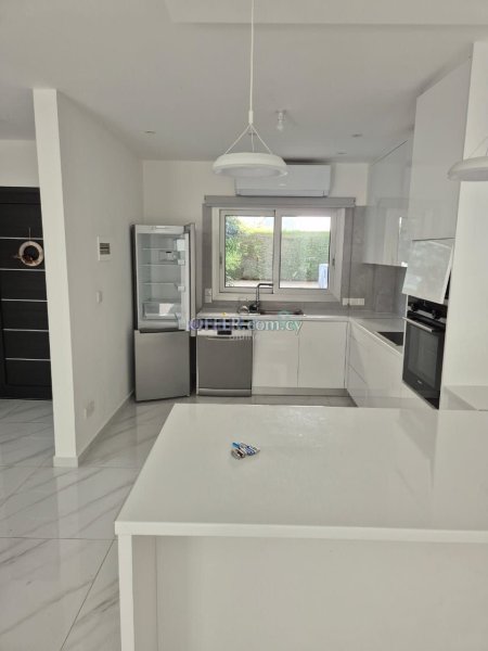 3 Bedroom Semi-Detached Villa For Rent Limassol - 10