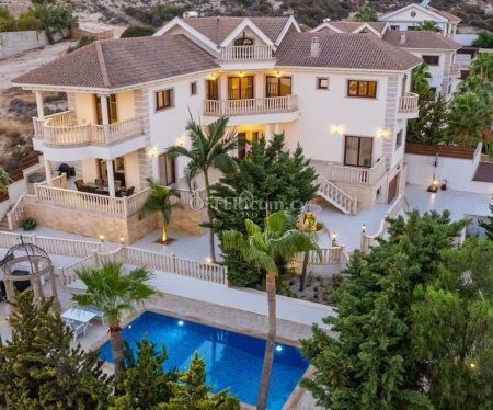 LUXURY VILLA OF 6 BEDROOMS IN KALOGIROUS AREA - 9