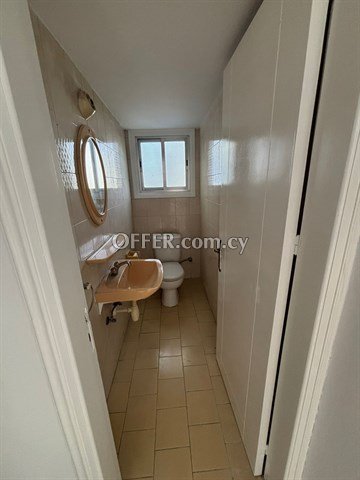Spacious And Bright 3 Bedroom Apartment  / Rent In Strovolos, Nicosia - 4