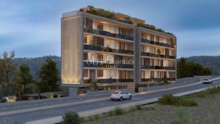 TOP FLOOR APARTMENT WITH PRIVATE ROOF GARDEN AND JACUZZI! - 2