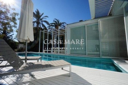 Majestic 5-Bedroom Villa in Agios Dometios, Nicosia