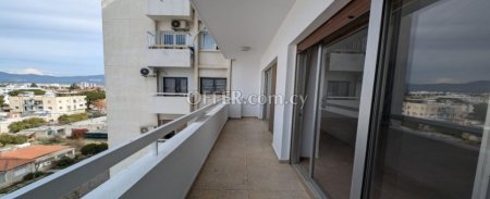 For Sale €110,000 Apartment 3 bedrooms Kaimakli Nicosia