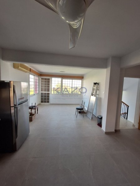 Spacious Unfurnished Top Floor Apartment for Rent Ypsonas - 10